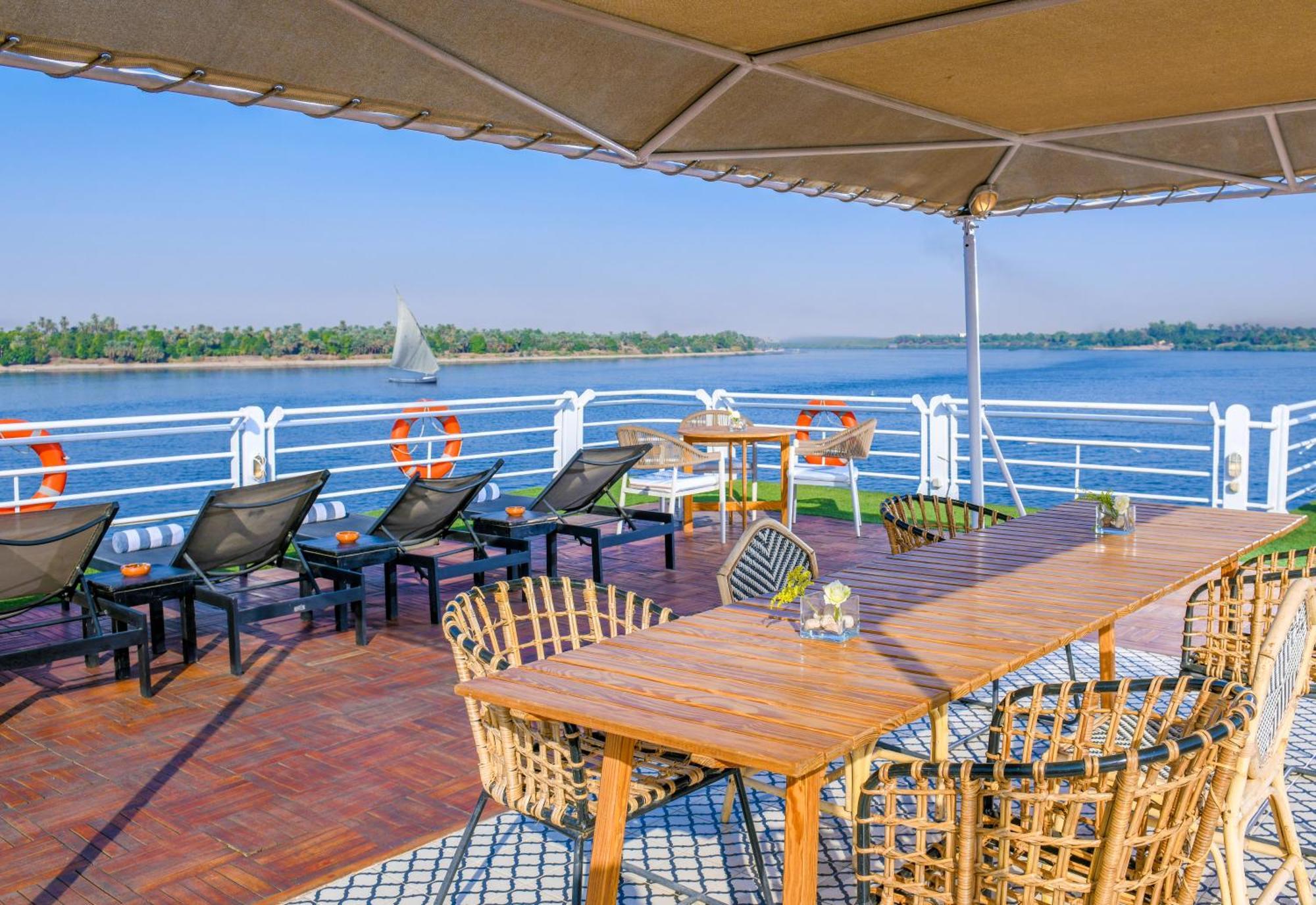 Hotel Moevenpick Ms Sunray Luxor Exterior foto