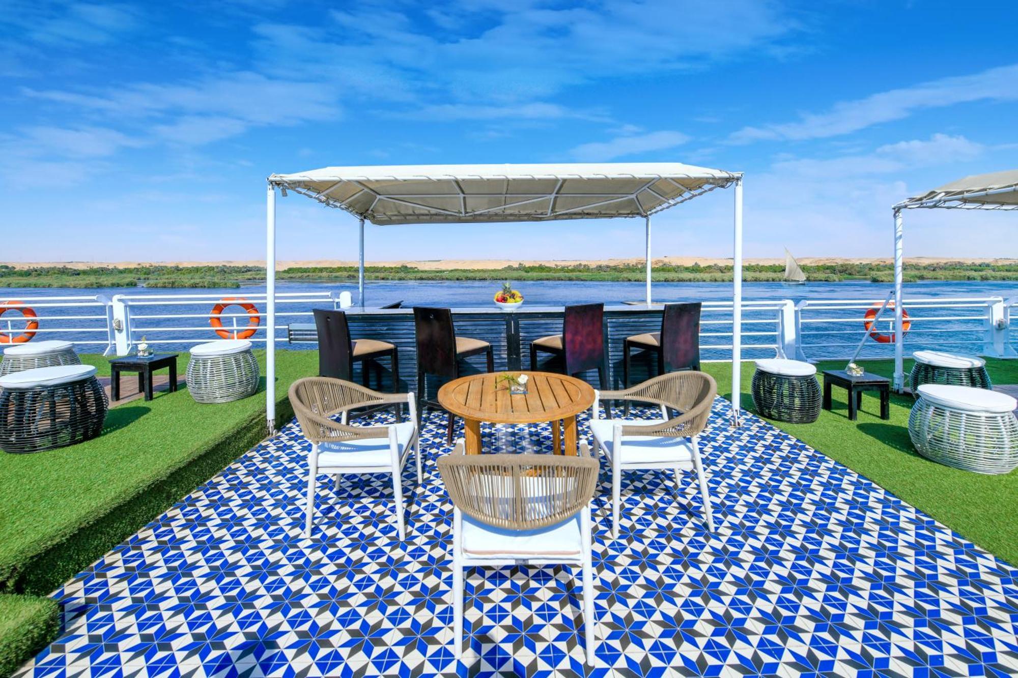 Hotel Moevenpick Ms Sunray Luxor Exterior foto