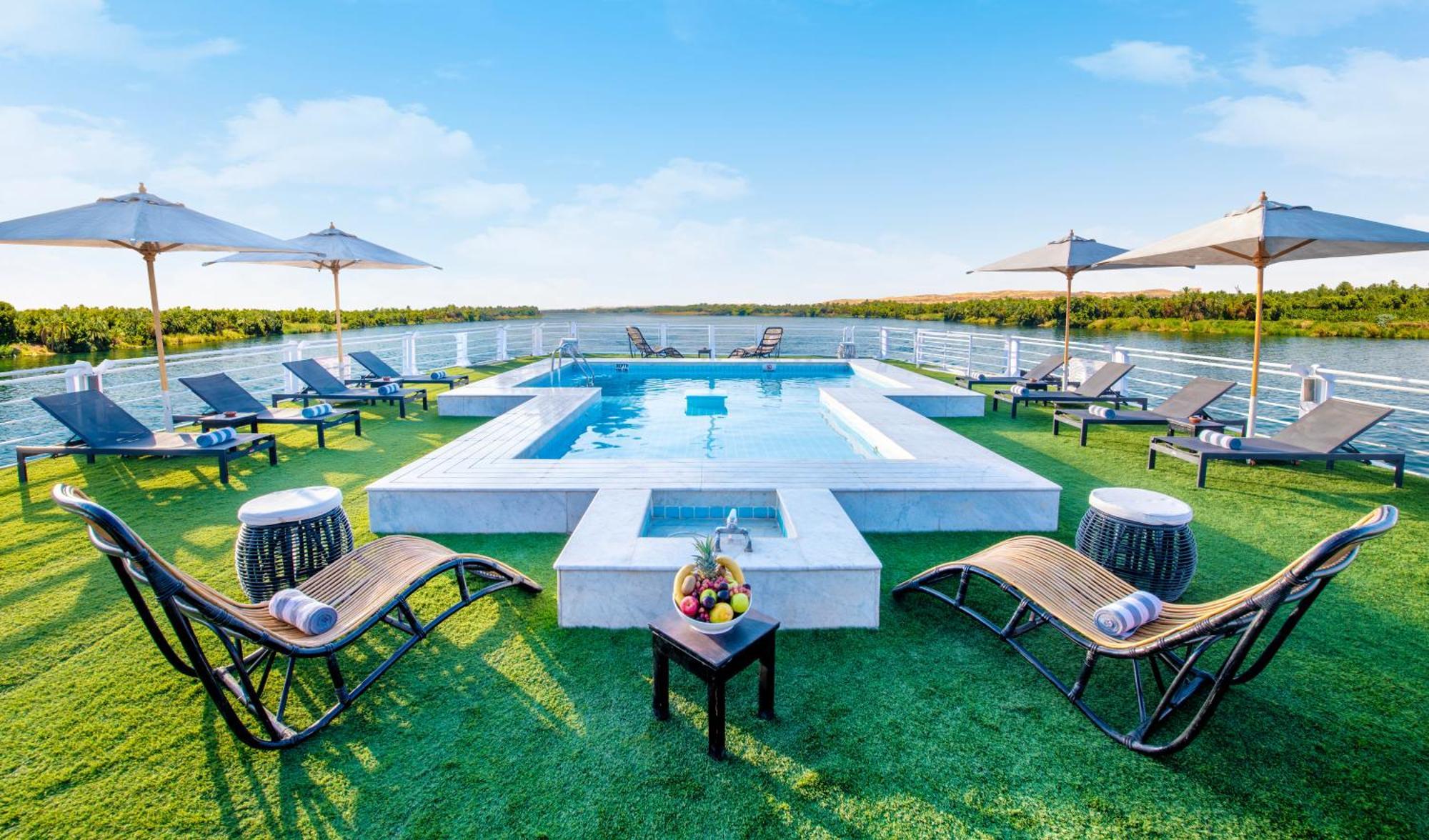 Hotel Moevenpick Ms Sunray Luxor Exterior foto