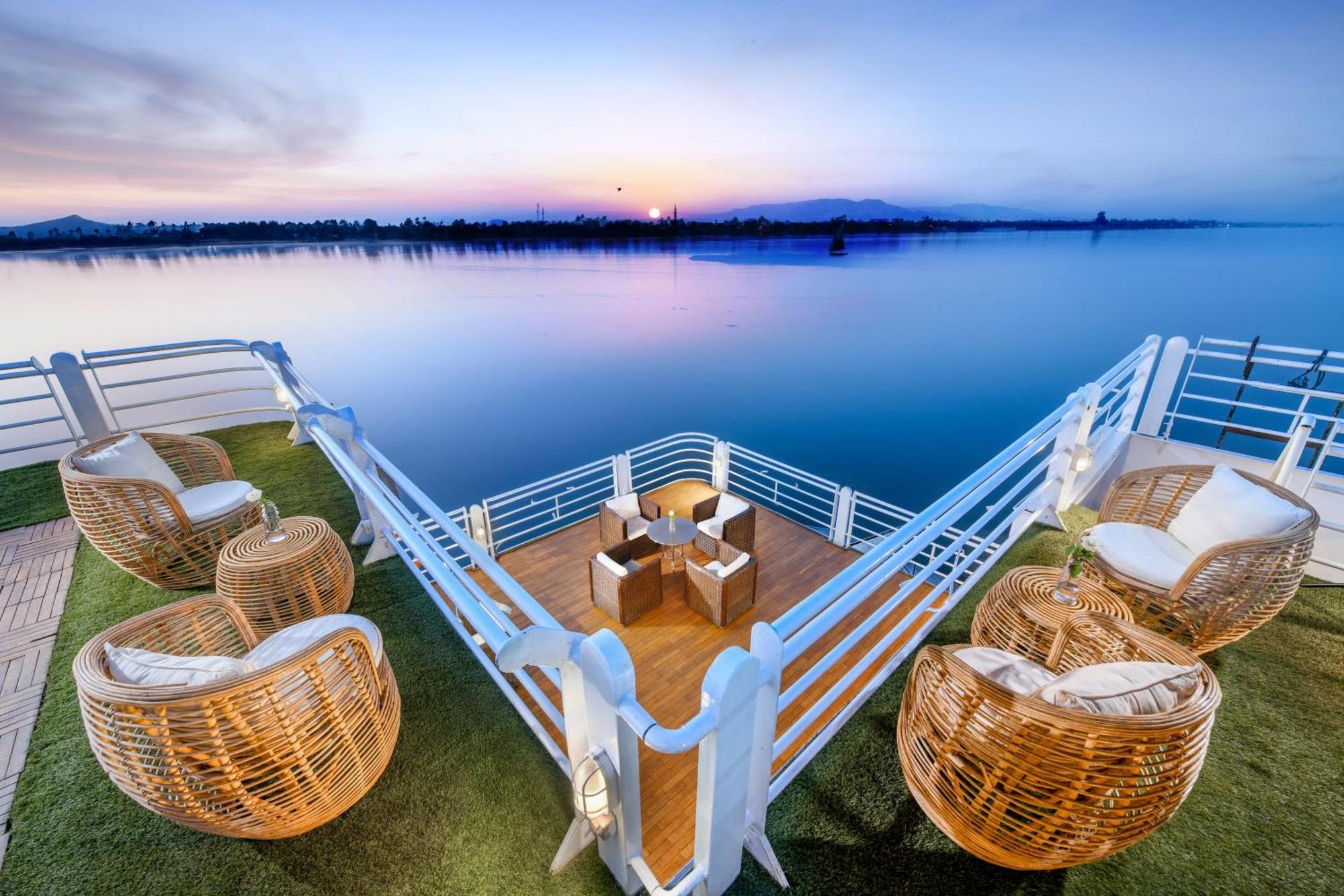 Hotel Moevenpick Ms Sunray Luxor Exterior foto