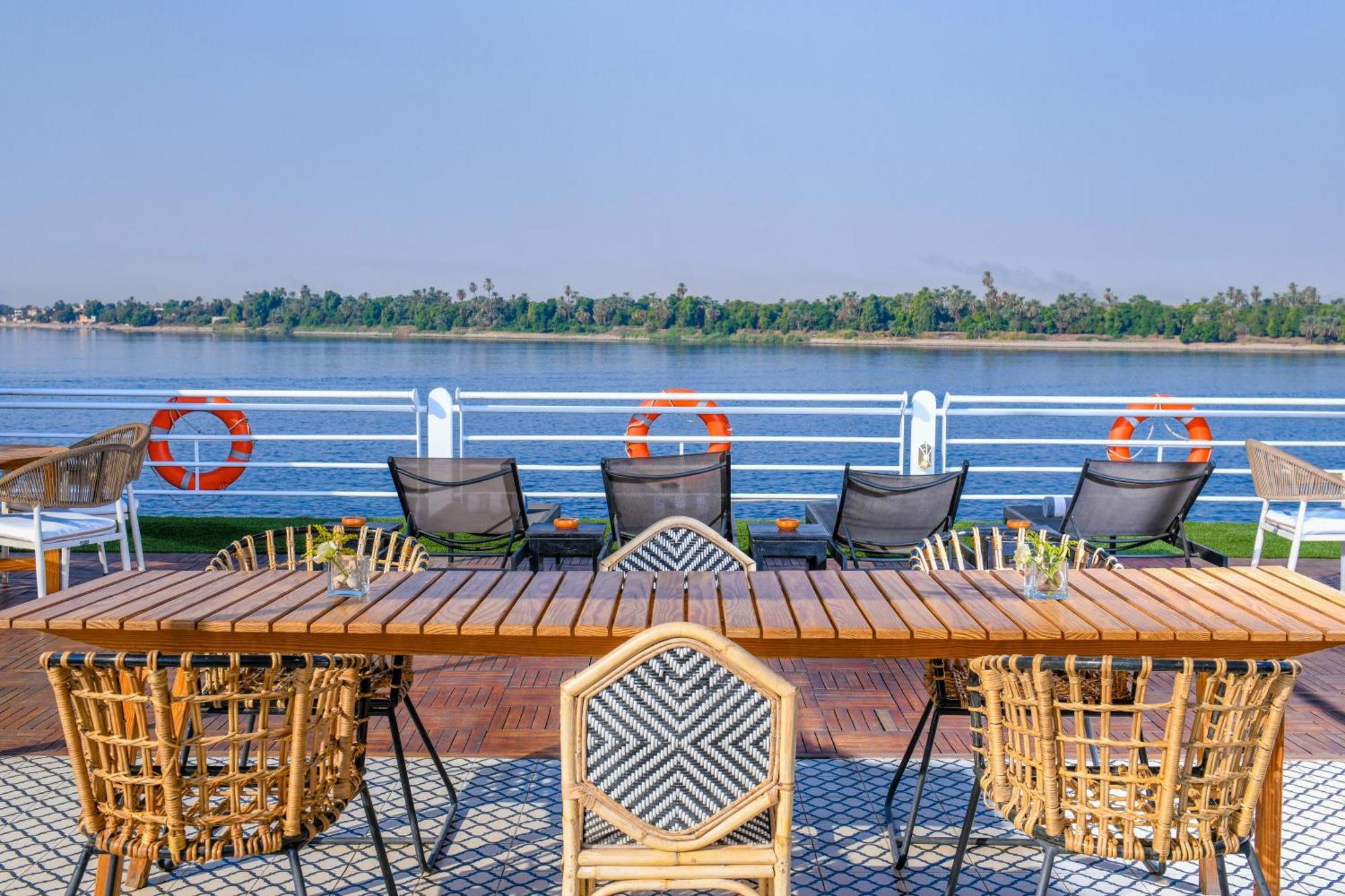 Hotel Moevenpick Ms Sunray Luxor Exterior foto