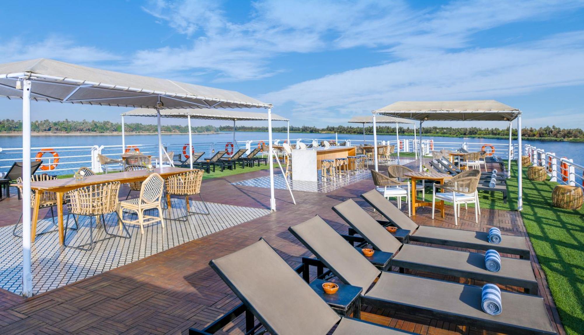 Hotel Moevenpick Ms Sunray Luxor Exterior foto