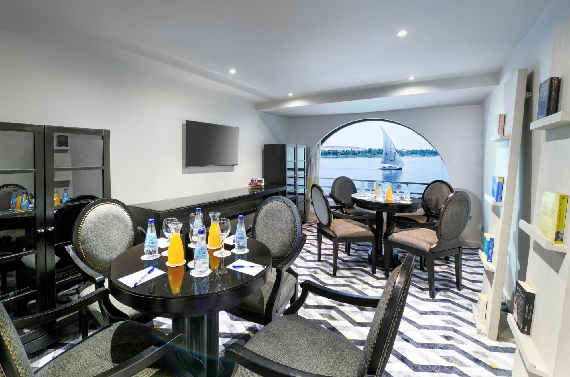 Hotel Moevenpick Ms Sunray Luxor Exterior foto